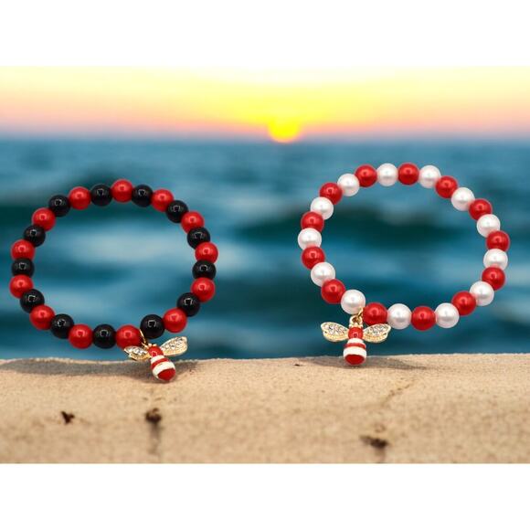 Red and black bead  Bracelet with Matching colored Bee with diamond rhinestones - Picture 2 of 4